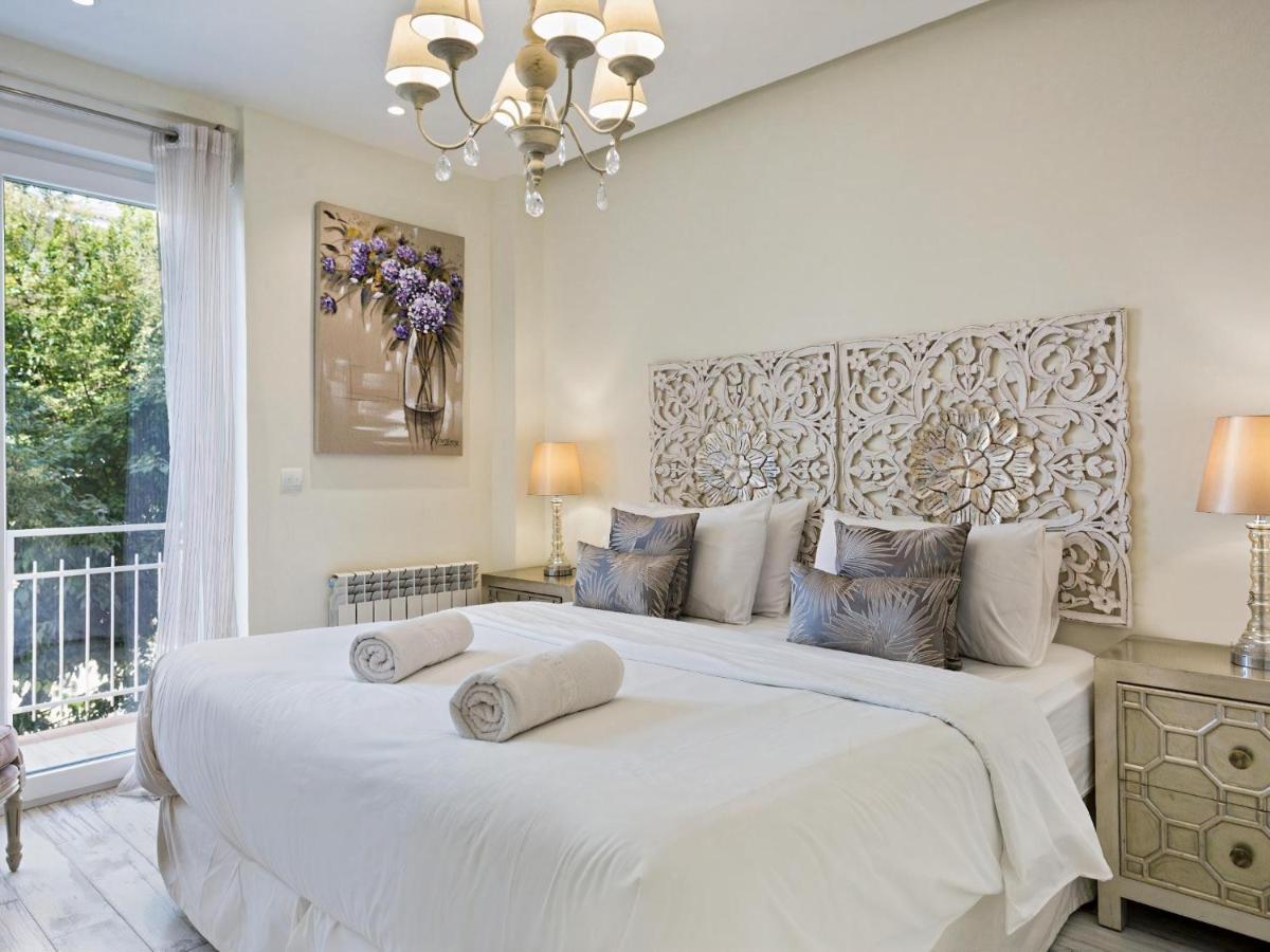 Sitges Spaces Mediterranean Apartments 4 Bedroom, 4 Bathroom, Huge Terrace, Jacuzzi- Sleeps 9 מראה חיצוני תמונה