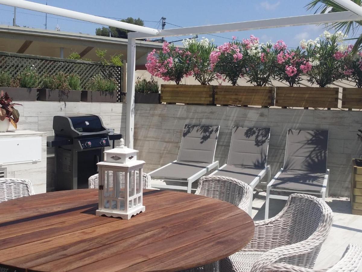 Sitges Spaces Mediterranean Apartments 4 Bedroom, 4 Bathroom, Huge Terrace, Jacuzzi- Sleeps 9 מראה חיצוני תמונה