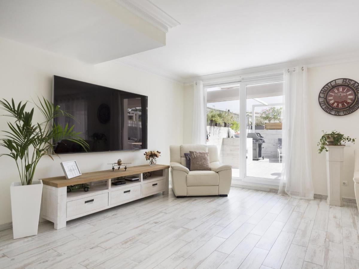 Sitges Spaces Mediterranean Apartments 4 Bedroom, 4 Bathroom, Huge Terrace, Jacuzzi- Sleeps 9 מראה חיצוני תמונה