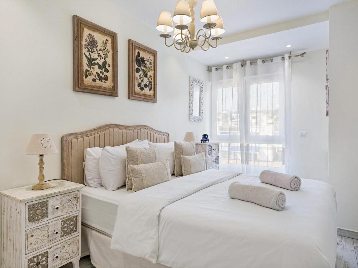 Sitges Spaces Mediterranean Apartments 4 Bedroom, 4 Bathroom, Huge Terrace, Jacuzzi- Sleeps 9 מראה חיצוני תמונה