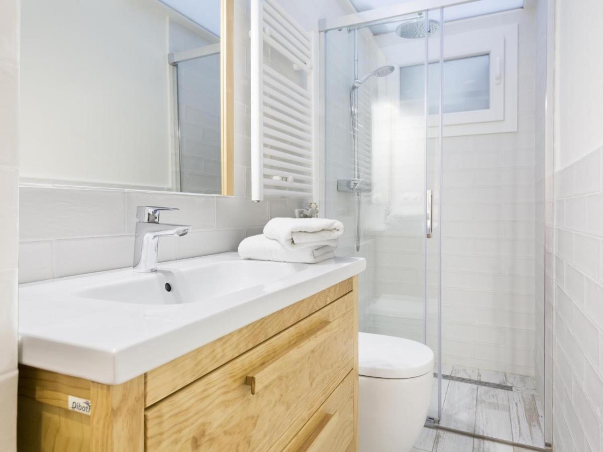 Sitges Spaces Mediterranean Apartments 4 Bedroom, 4 Bathroom, Huge Terrace, Jacuzzi- Sleeps 9 מראה חיצוני תמונה